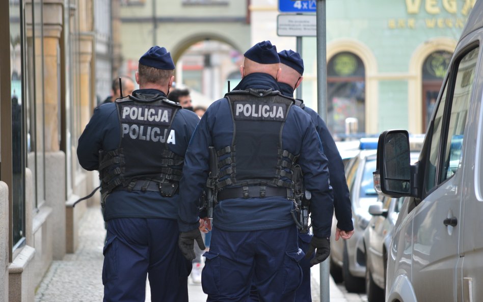 Zapaść w policji. Uczniowie przed maturą i emeryci nie są receptą na wakaty