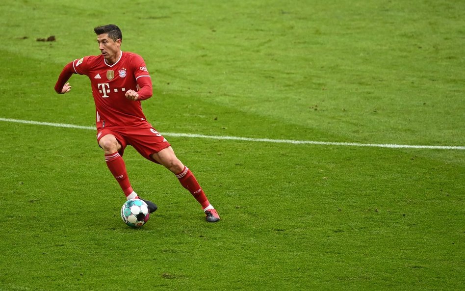 Bundesliga: Lewandowski razy trzy - rekord blisko