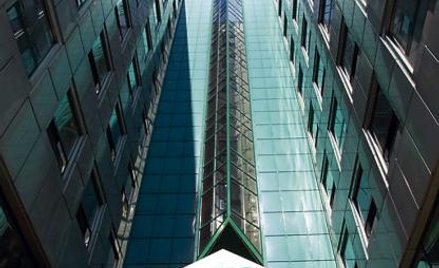 ZUS wypłaca dziś renty o połowie mniejszej liczbie osób niezdolnych do pracy niż w 2003 r.