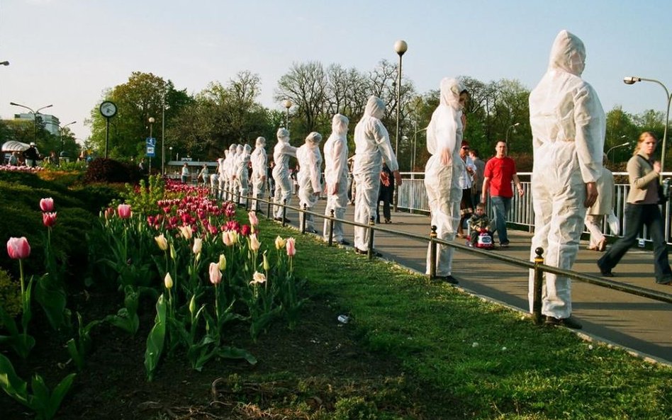 Anna Piotrowska (Mufmi Teatr Tańca), „Kino o każdej porze”, performans, 26.04.2007; CSW Zamek Ujazdo