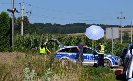 Służby na miejscu uderzenia rosyjskiej rakiety