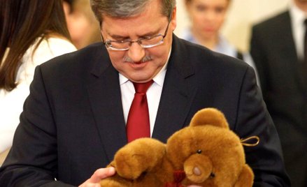 Życzenia dla prezydenta: Mniej gaf, nieudanych łowów, końskiego zdrowia