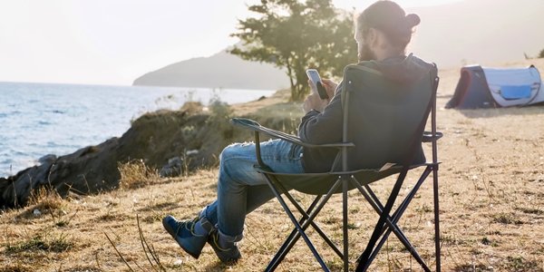 How to avoid roaming overcharges abroad – EU rules, eSIM options and 5G coverage