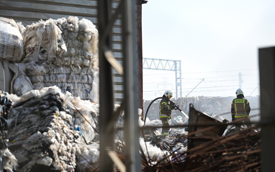 Służby ratunkowe otrzymały zgłoszenie o pożarze przy ulicy Zabranieckiej 5