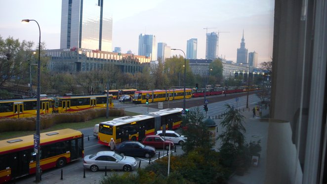 Widok na Warszawę z roku 2012, pierwszy po lewej świeżo wybudowany gmach siedziby TU Warta. Dziś V-T