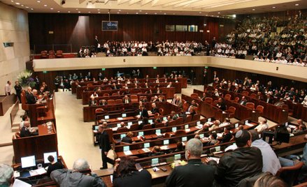 "Polska neguje Holokaust". Większość Knesetu za ustawą