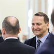 Radosław Sikorski, szef Ministerstwa Spraw Zagranicznych, przed posiedzeniem Rady Ministrów