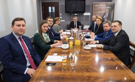 Uczestnicy debaty zwracali uwagę na potrzebę większej współpracy koncernów ze start-upami.