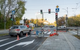 Drogowcom dostało się od internautów między innymi za malowanie pasów już po otwarciu przebudowanego