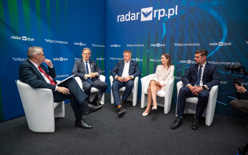 W debacie wzięli udział (od lewej): Marcin Piasecki „Rzeczpospolita” – prowadzący, Mirosław Czekaj, 