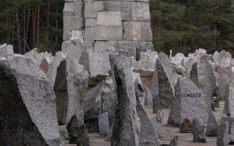 W wielu krajach funkcjonuje zbitka „Treblinka – miejsce zagłady Żydów”