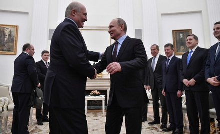 Aleksander Łukaszenko i Władimir Putin. Kreml, 25 grudnia. Co się kryje za tymi uśmiechami?