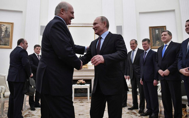 Aleksander Łukaszenko i Władimir Putin. Kreml, 25 grudnia. Co się kryje za tymi uśmiechami?