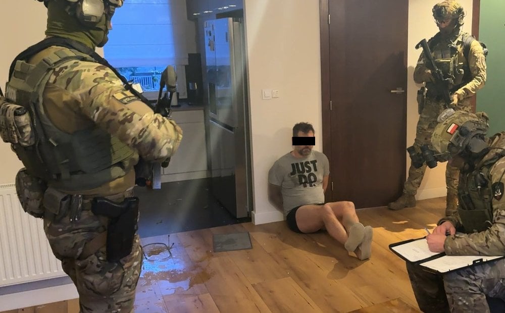 7 ton narkotyków i broń pod Warszawą. Finał akcji stołecznych policjantów