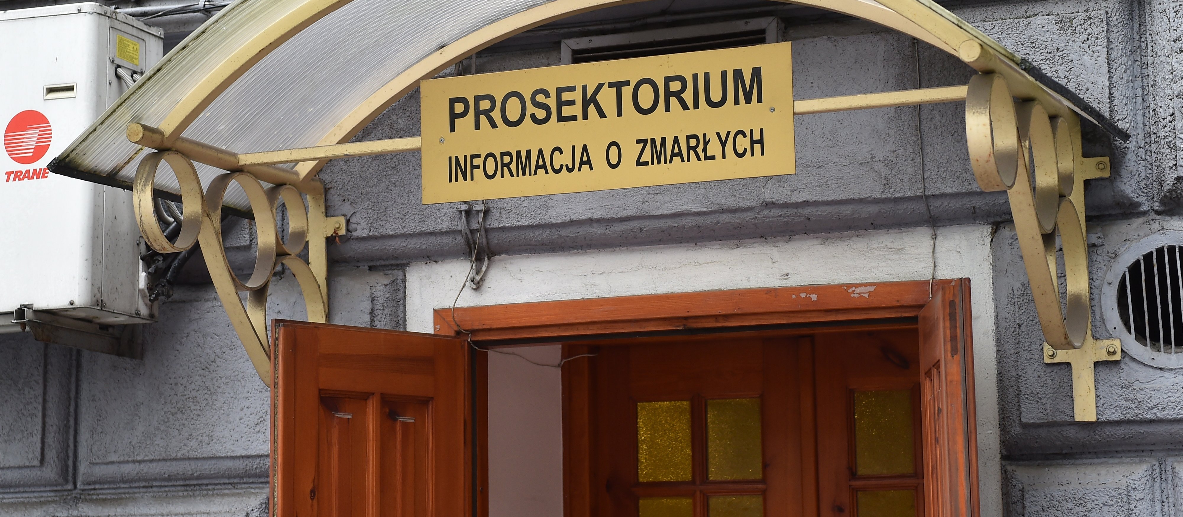 Decyzja o sekcji zwłok po uzgodnieniu z szefem. Nieoczekiwany efekt publikacji „Rzeczpospolitej”