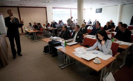 Usługi szkoleniowe a zwolnienie z VAT