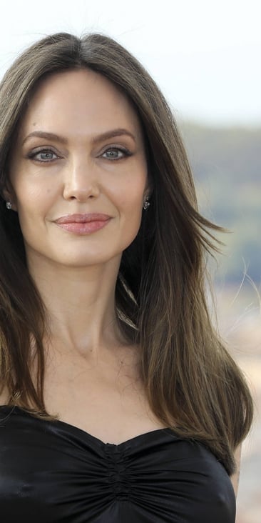 Oprócz promowania luksusowych produktów, współpraca Angeliny Jolie z marką Tom Ford ma wpisać się w 