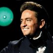 Johnny Cash sprzedał na świecie 90 milionów albumów.