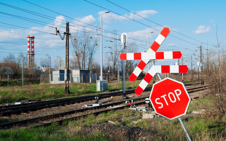 Szczecińska Kolej Metropolitalna (SKM), która miała ruszyć we wrześniu 2022 r., utknęła w przysłowio