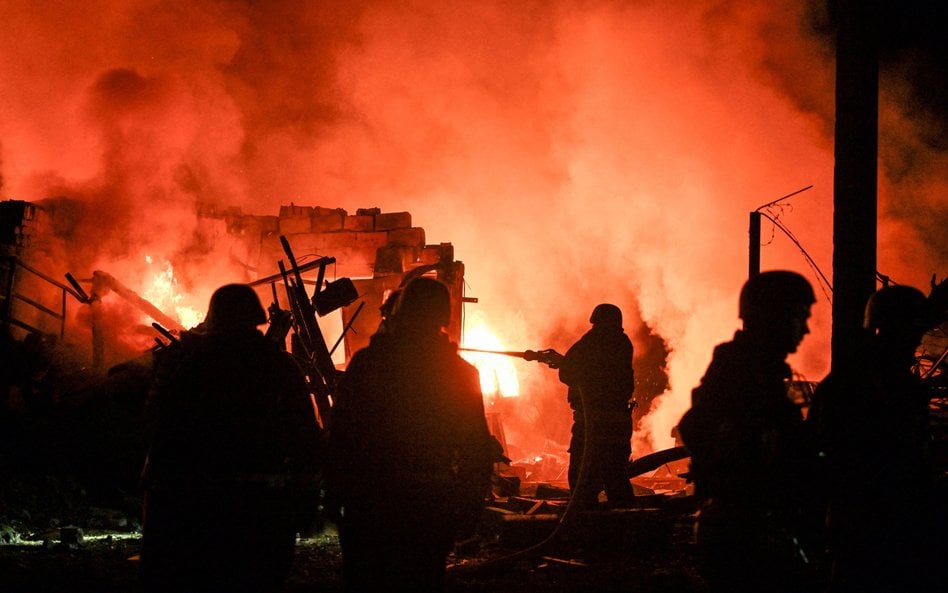 Skutki jednego z niedawnych ataków rakietowych Rosji na Zaporoże, fot. z 11 sierpnia