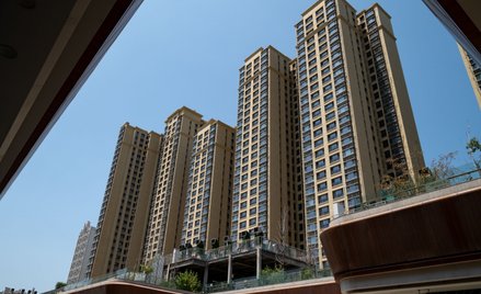 Chiński gigant nieruchomości Evergrande z 81 mld dolarów strat