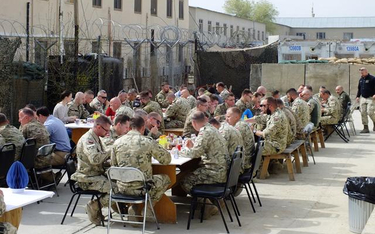 Wielkanocne śniadanie w Afganistanie