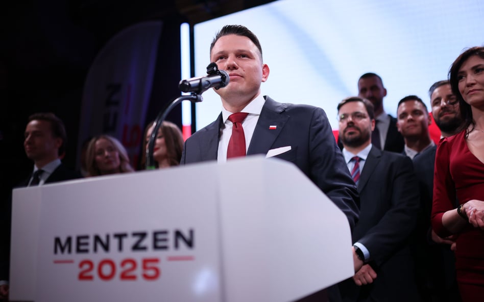 Kandydat Konfederacji Sławomir Mentzen podczas swojego wieczoru wyborczego