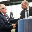 Wiceszef Komisji Europejskiej Frans Timmermans (z lewej) i przewodniczący europarlamentu Martin Schu
