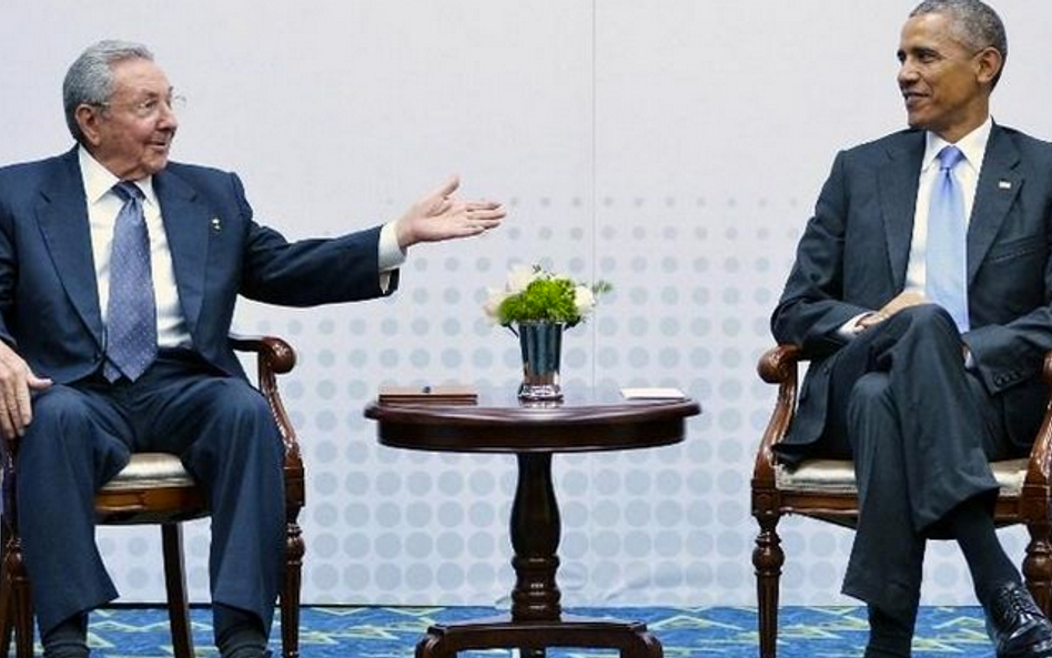 11 kwietnia - w Panamie doszło do historycznego spotkania Baracka Obamy i Raúla Castro.