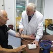 Firma funduje pakiet medyczny, pracownik płaci podatek