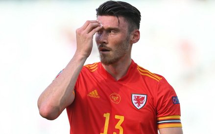 Kieffer Moore - 1 gol