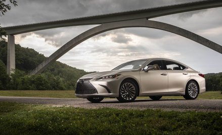 Lexus ES: Menedżerowie do hybryd!