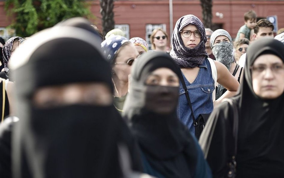 Francuski biznesmen: Zapłacę wszystkie grzywny za "burqa ban"