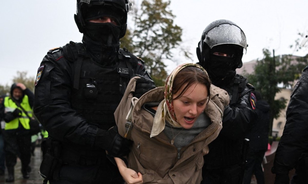 Ponad 730 osób zatrzymanych w Rosji po protestach przeciwko mobilizacji