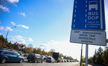 Buspas na ulicy Puławskiej w Warszawie