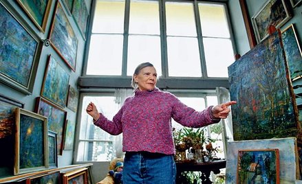 Przeszklona ściana jest ogromnym atutem mieszkania przy ul. Puławskiej, zwłaszcza dla malarza