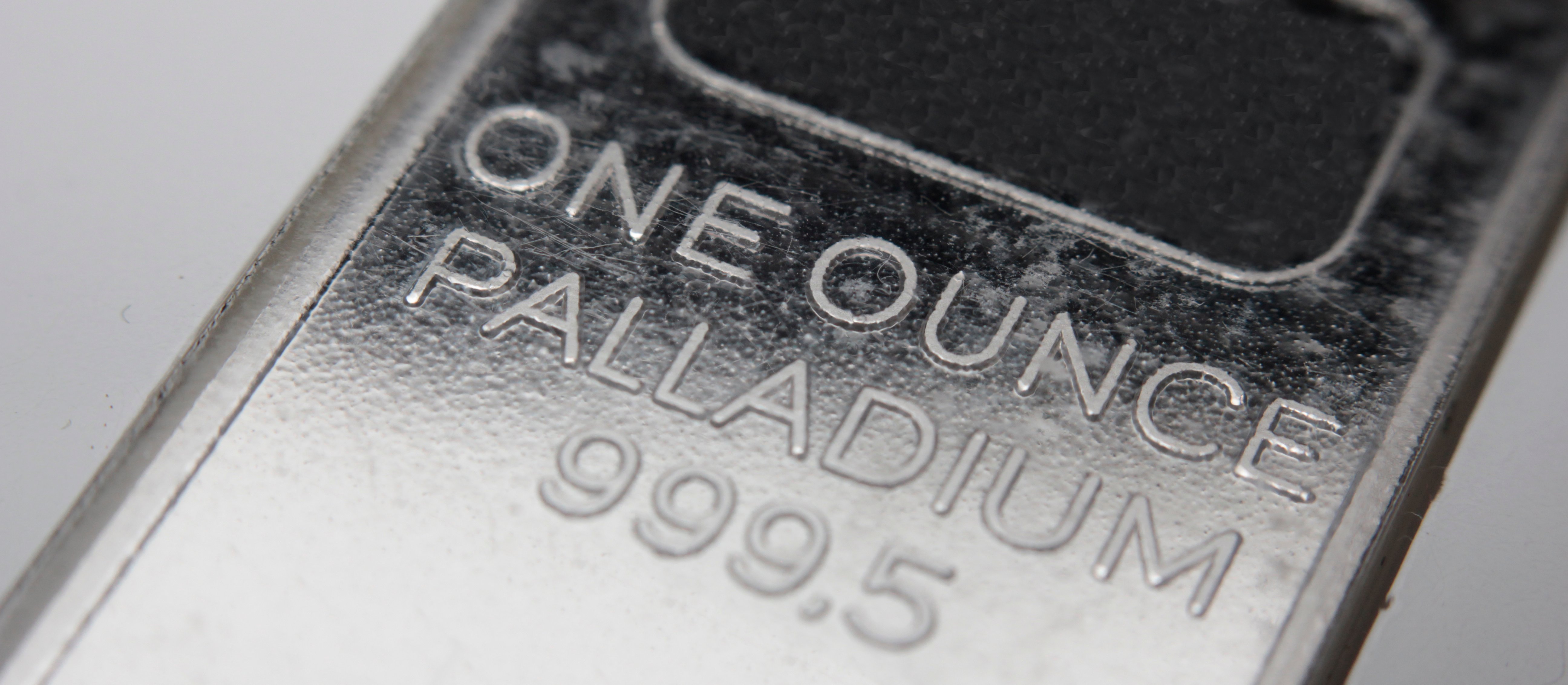 Srebro bije rekordy, a jego rentowność goni pallad