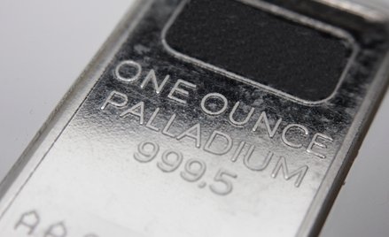 Srebro bije rekordy, a jego rentowność goni pallad