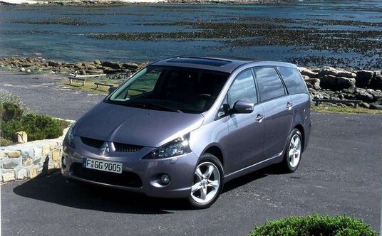 Tak prezentował się Mitsubishi Grandis, który był produkowany w latach 2004-2010