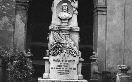 Grób Marii Wisnowskiej na Cmentarzu Powązkowskim
