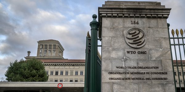 WTO alarmuje: światowy handel coraz bardziej pogrąża się w chaosie