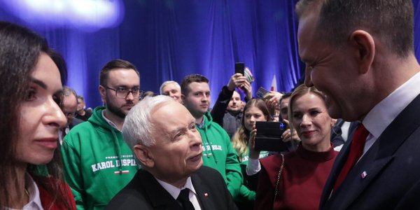 Sondaż: Spada zaufanie do prezydenta Karola Nawrockiego