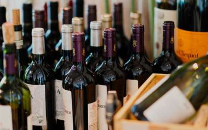 Te butelki mogą zmniejszyć ślad węglowy produkcji wina o 90%