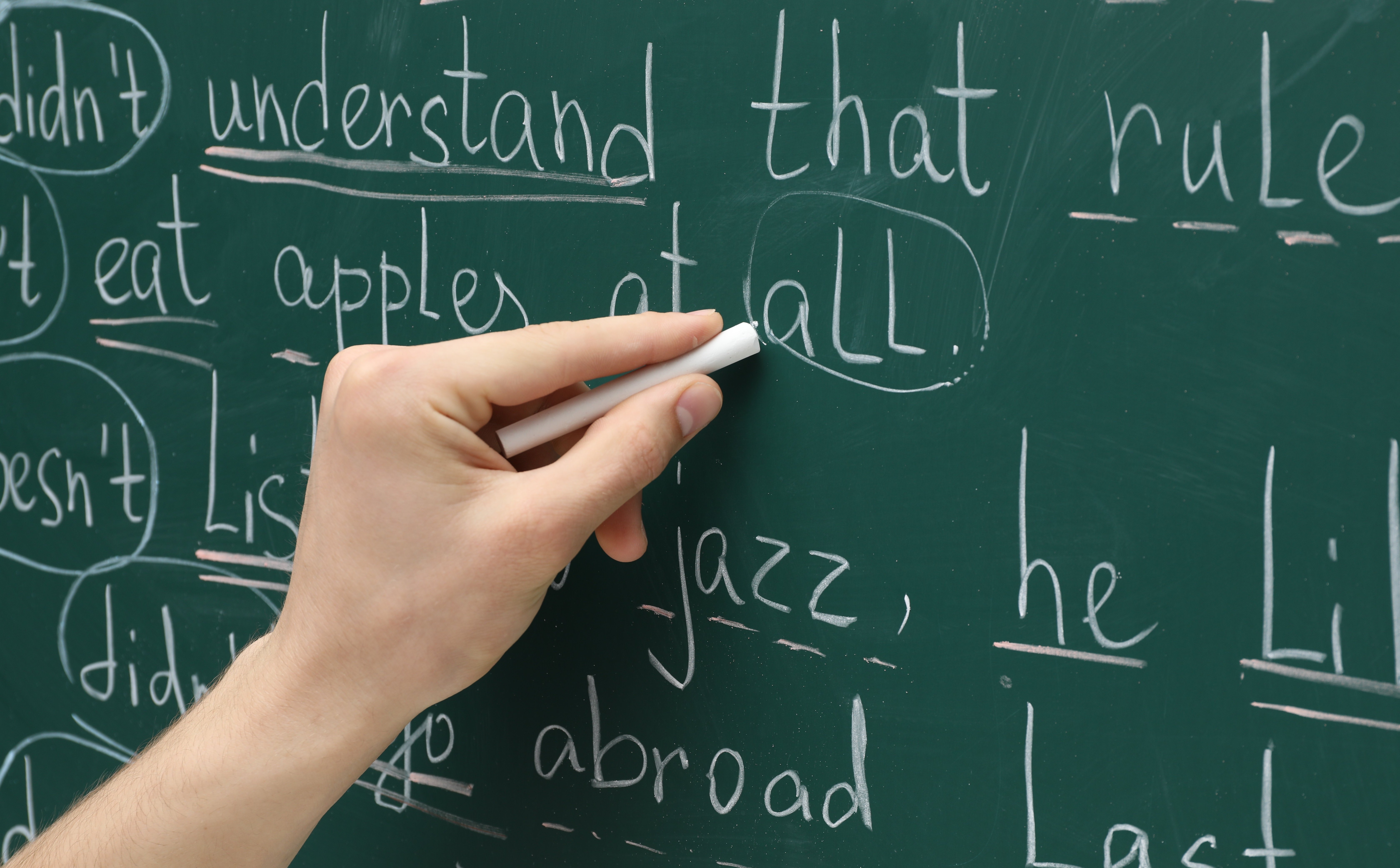 Język angielski na maturze 2025. Jak wygląda egzamin ustny i pisemny?