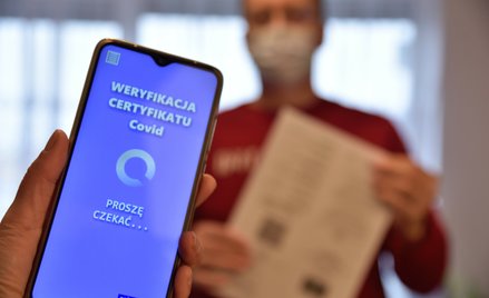 Unijne certyfikaty szczepień przeciwko COVID-19 przedłużone