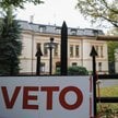 W ostatnich dniach przed Trybunałem Konstytucyjnym protestowali politycy Prawa i Sprawiedliwości, ws