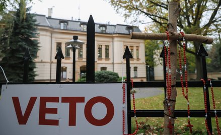 W ostatnich dniach przed Trybunałem Konstytucyjnym protestowali politycy Prawa i Sprawiedliwości, ws