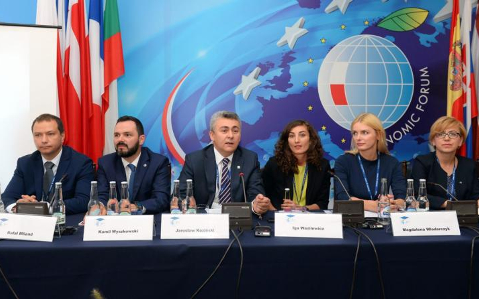 O tym, jak radzić sobie z nieuczciwymi praktykami, debatowano podczas panelu „Walka z szarą strefą i