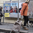 Po głosowaniu w Lyonie wyborcy wracają do domu