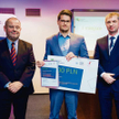 Nagrodę w imieniu zespołu odebrał mgr Mateusz Mikutowski z Uniwersytetu Ekonomicznego w Poznaniu (w 
